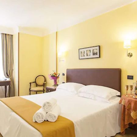 Hotel Tuscolana Róma Kültér fotó