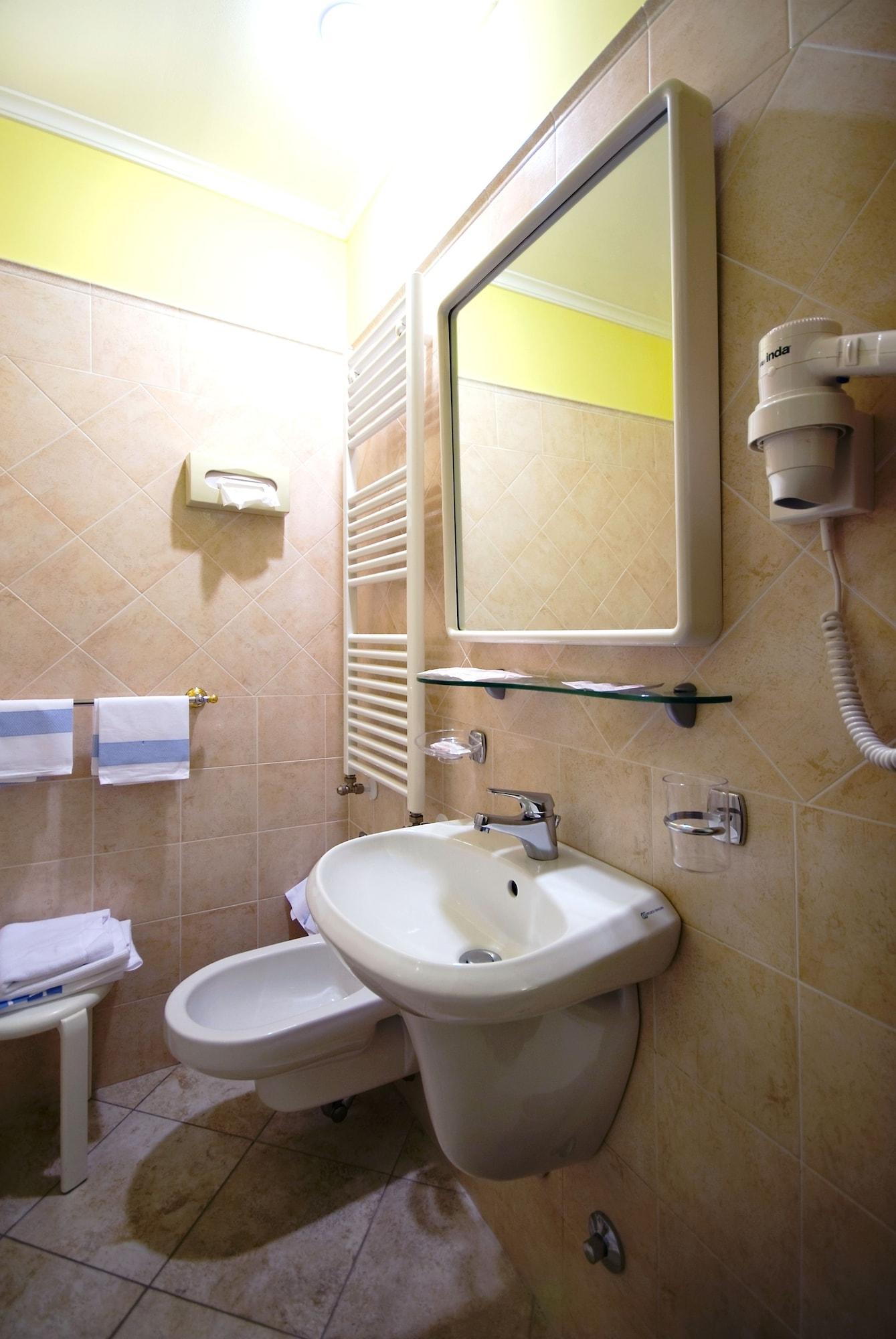 Hotel Tuscolana Róma Kültér fotó