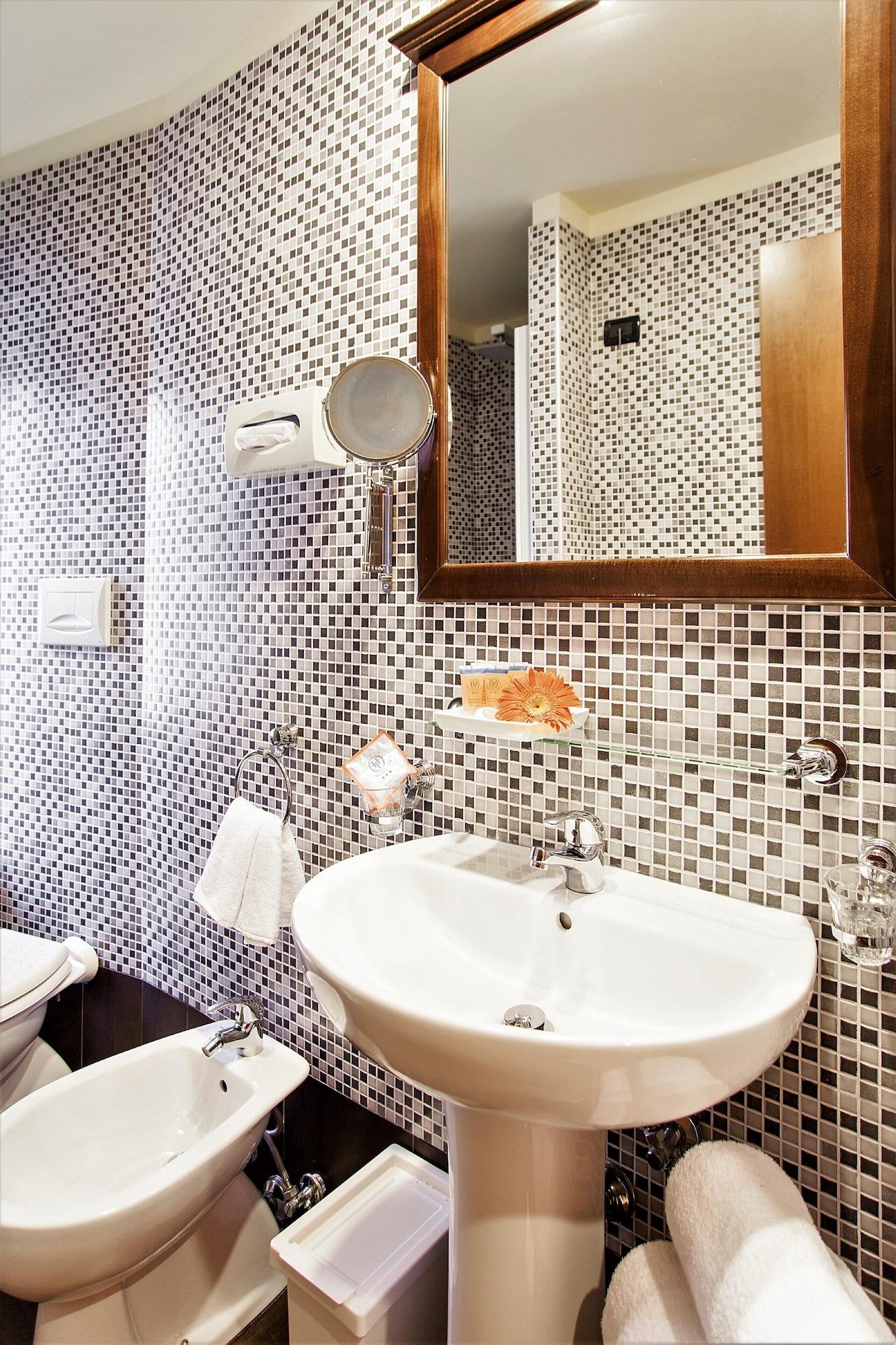 Hotel Tuscolana Róma Kültér fotó