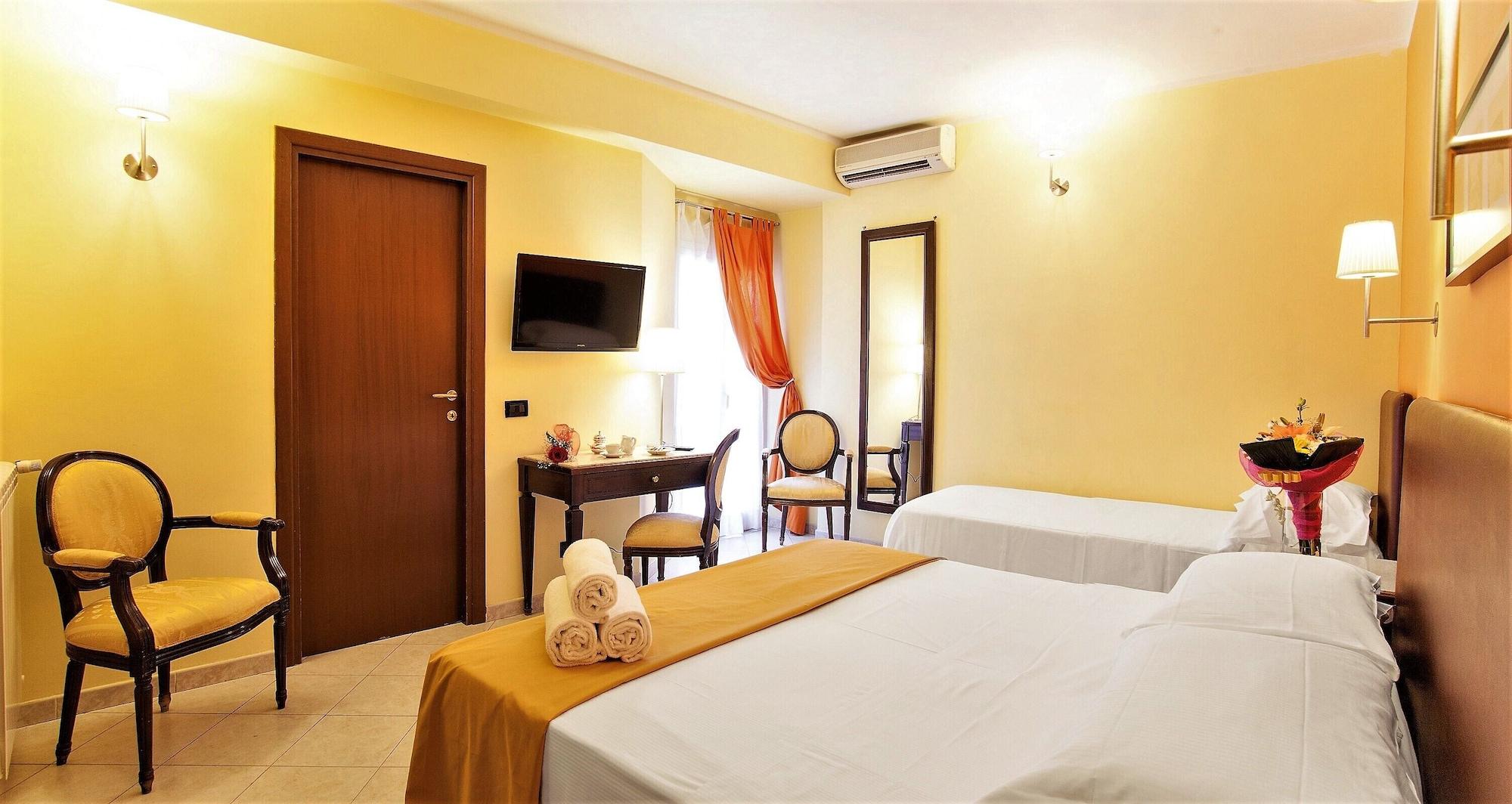 Hotel Tuscolana Róma Kültér fotó