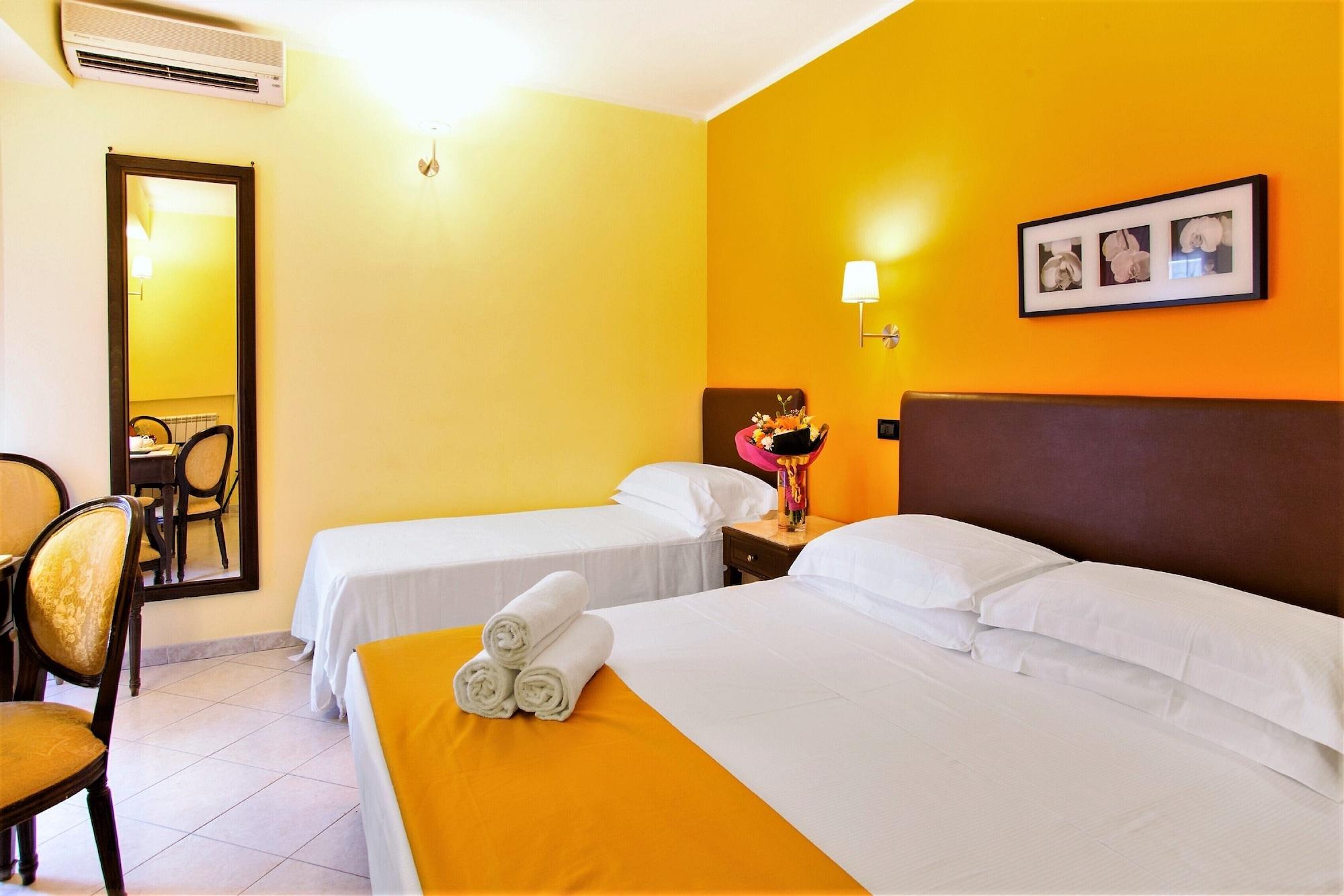 Hotel Tuscolana Róma Kültér fotó