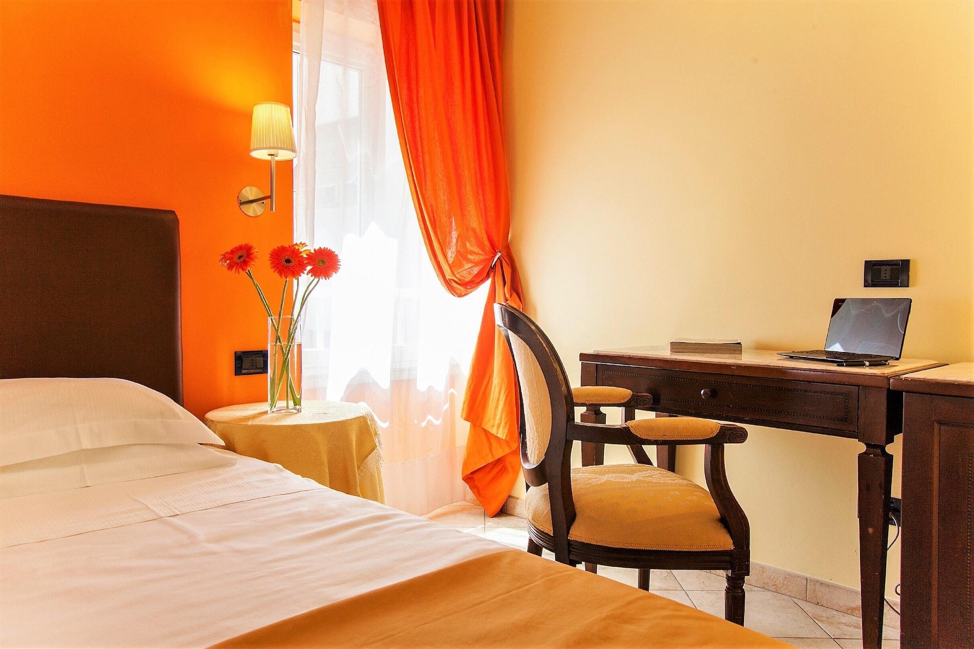 Hotel Tuscolana Róma Kültér fotó