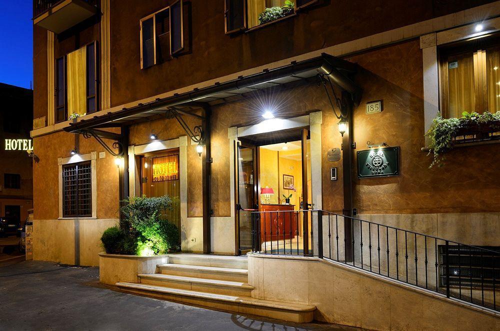 Hotel Tuscolana Róma Kültér fotó