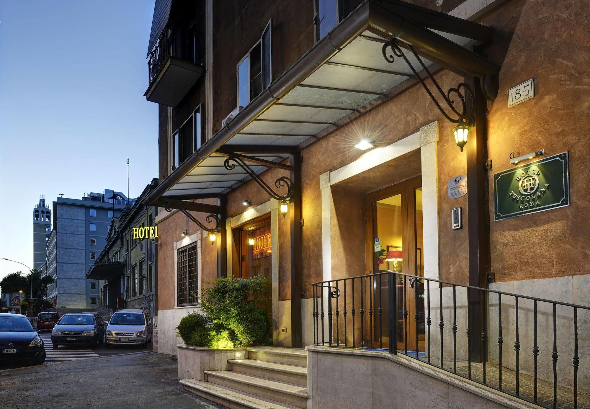Hotel Tuscolana Róma Kültér fotó