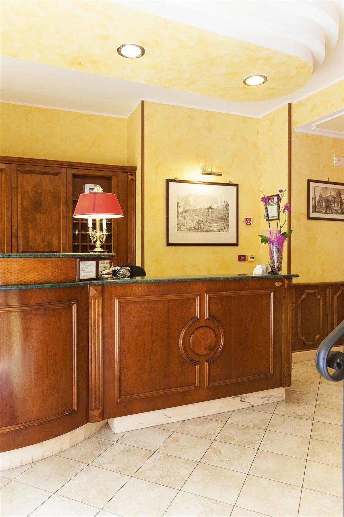 Hotel Tuscolana Róma Kültér fotó