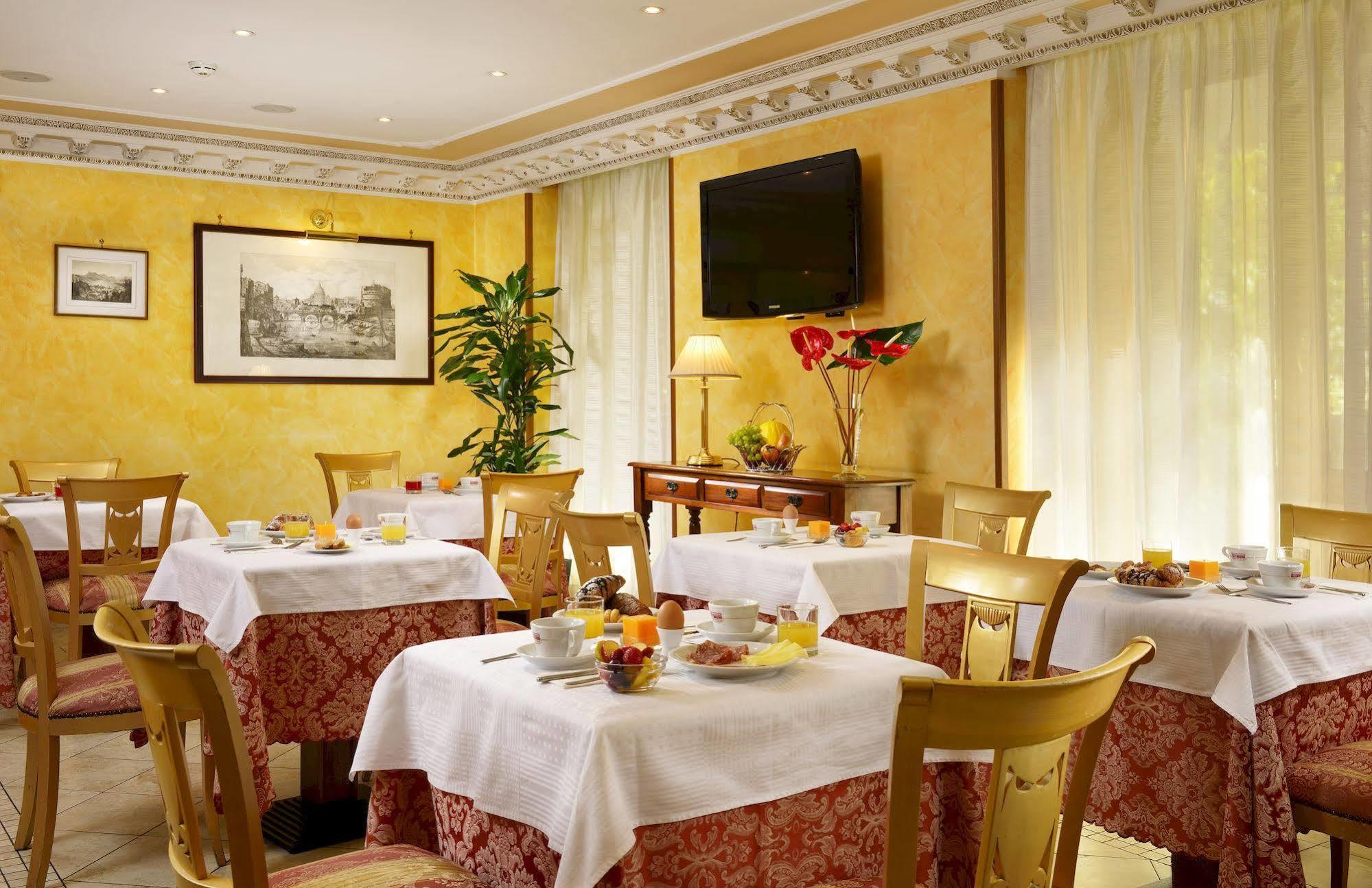 Hotel Tuscolana Róma Kültér fotó